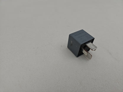Dh22-14b192-Ea Land Rover Jaguar 4-Blade Grey Relay 70a 12v Tyco V23136-J4-X89 - photo 2