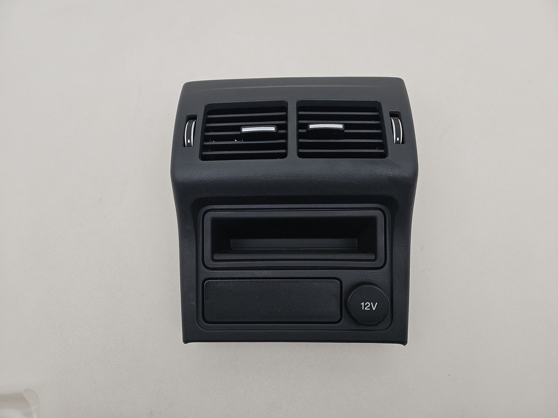 Facia Vent Centre 2