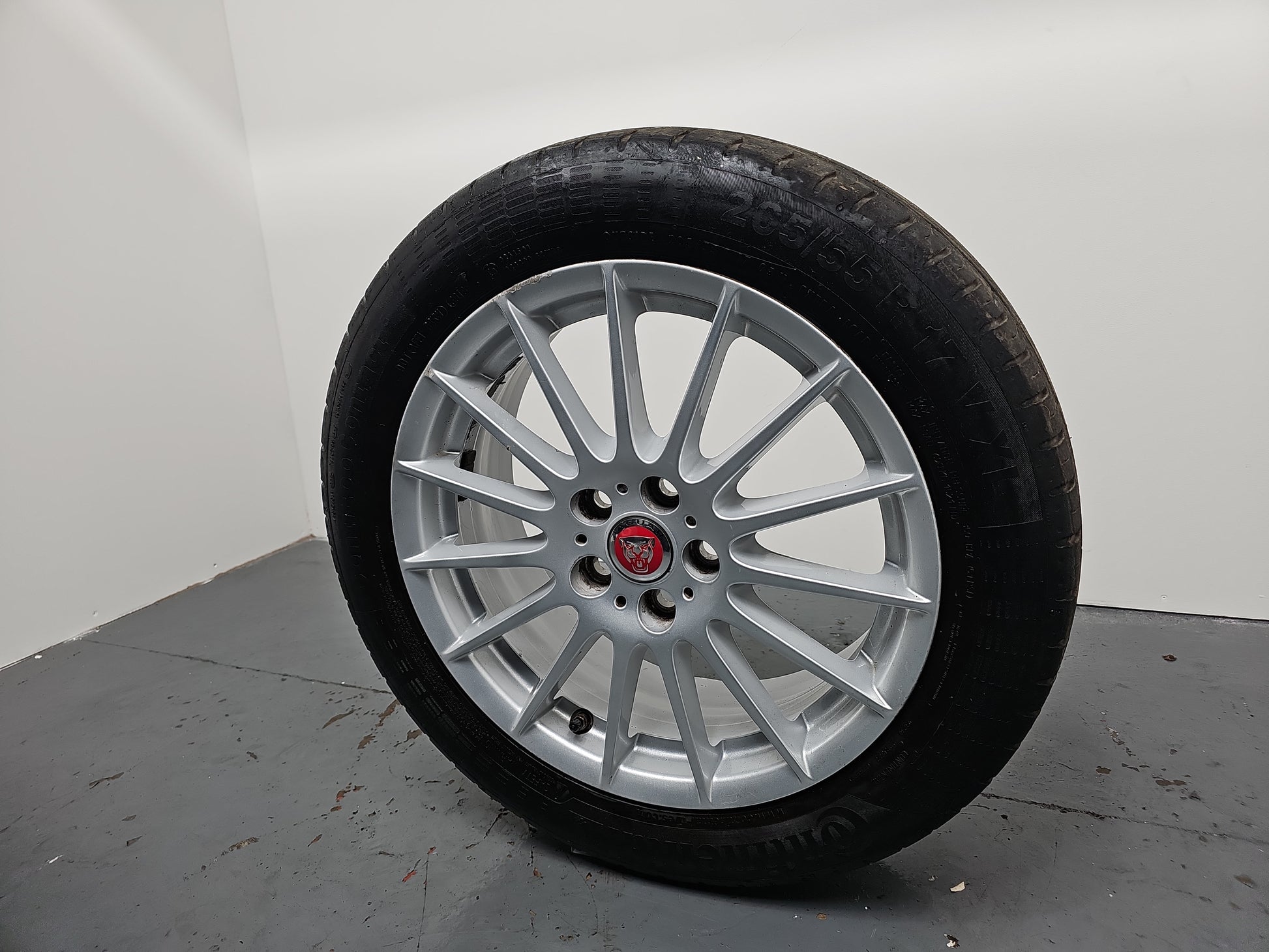 Jaguar Xe X760 17" Inch Alloy Wheel With Tyre 205/55/R17 Gx73-1007-Ta - photo 2