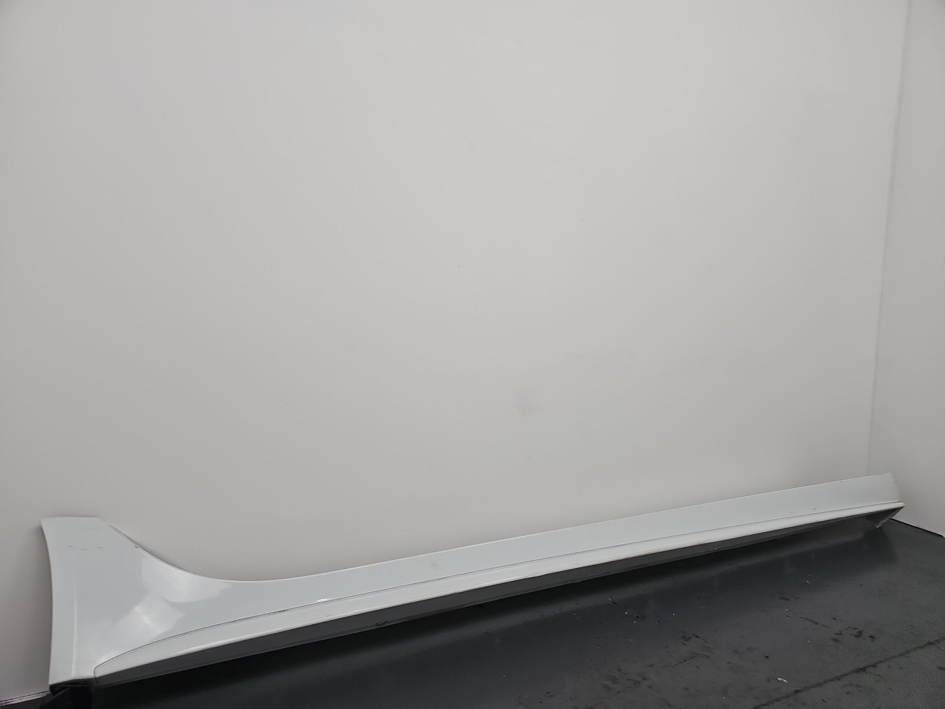 Side Skirt RH 2