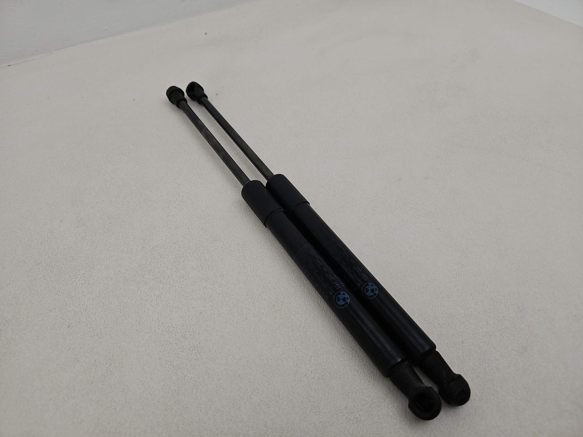 Bonnet Hinges 2