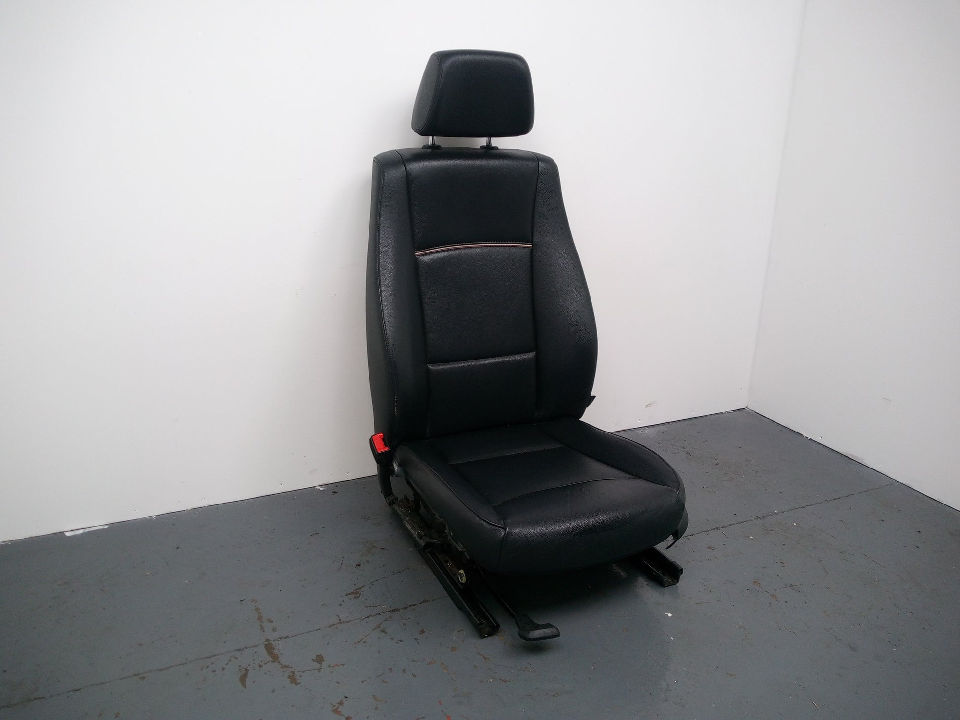 Bmw X1 E84 Front Seat Left N/S Leather Passenger Nevada Black Piping Gray Brown - photo 2