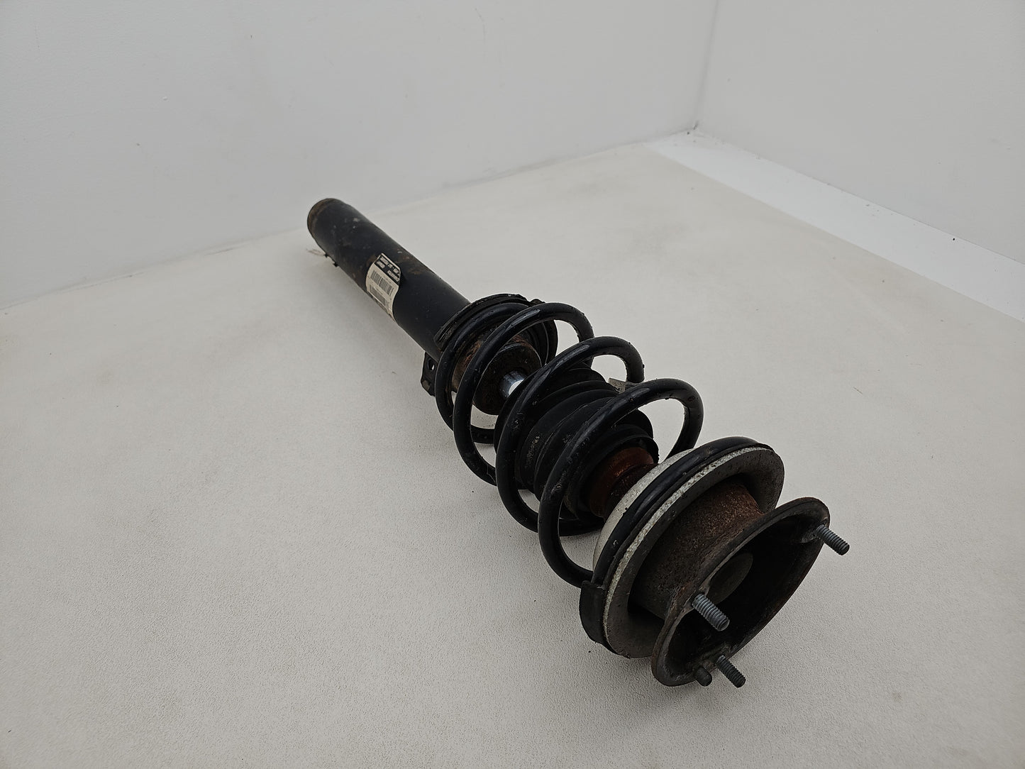 FRONT RIGHT SUSPENSION LEG STRUT HUB 2