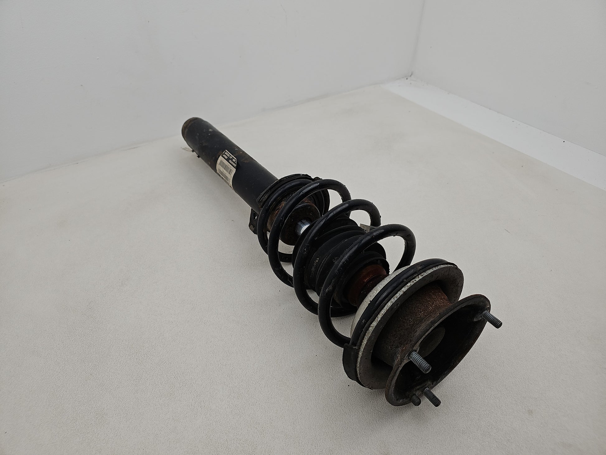 FRONT RIGHT SUSPENSION LEG STRUT HUB 2