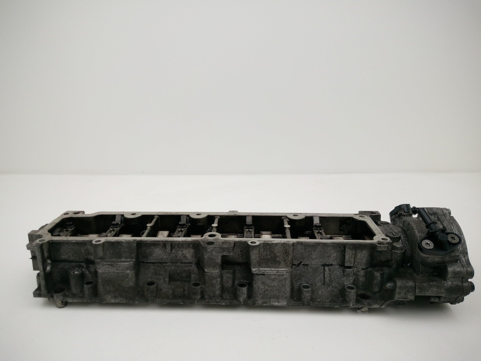 Camshaft Cover  2