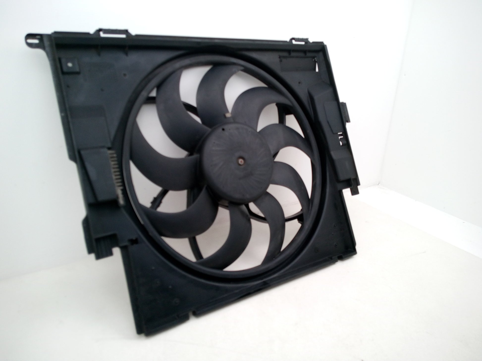 Bmw F20 F21 F22 F30 F31 F32 F33 Fan Shroud With Fan 300w 7640508 - photo 2