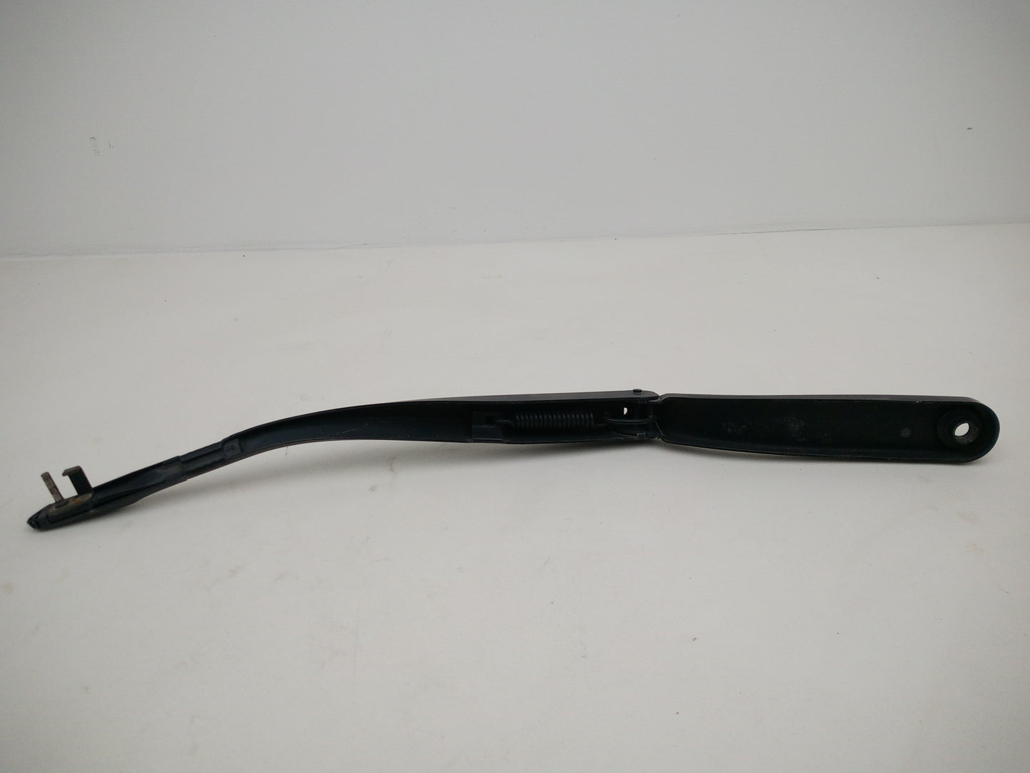 Wiper Front Arm RH 2