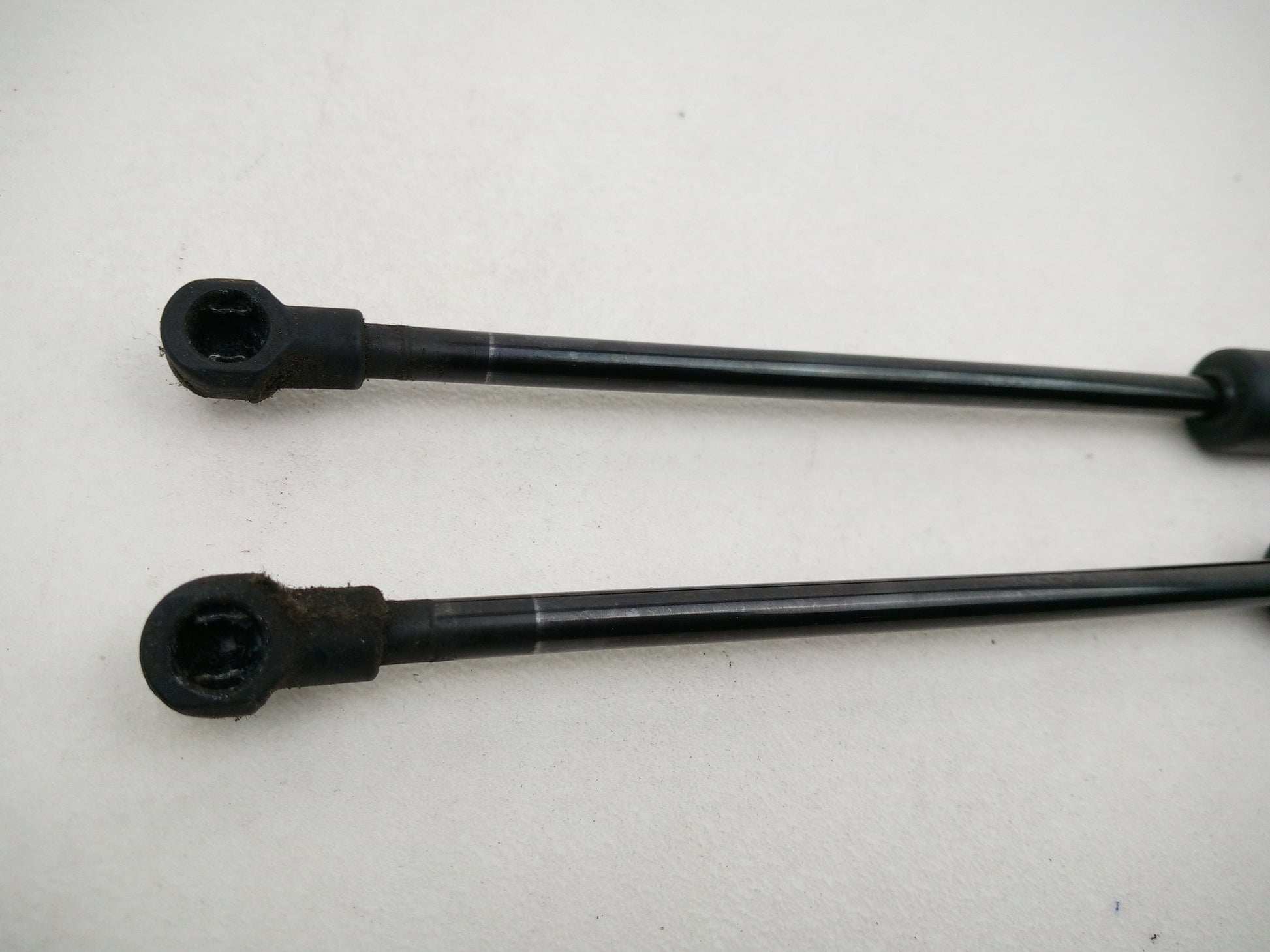 Tailgate Lift Handle 2
