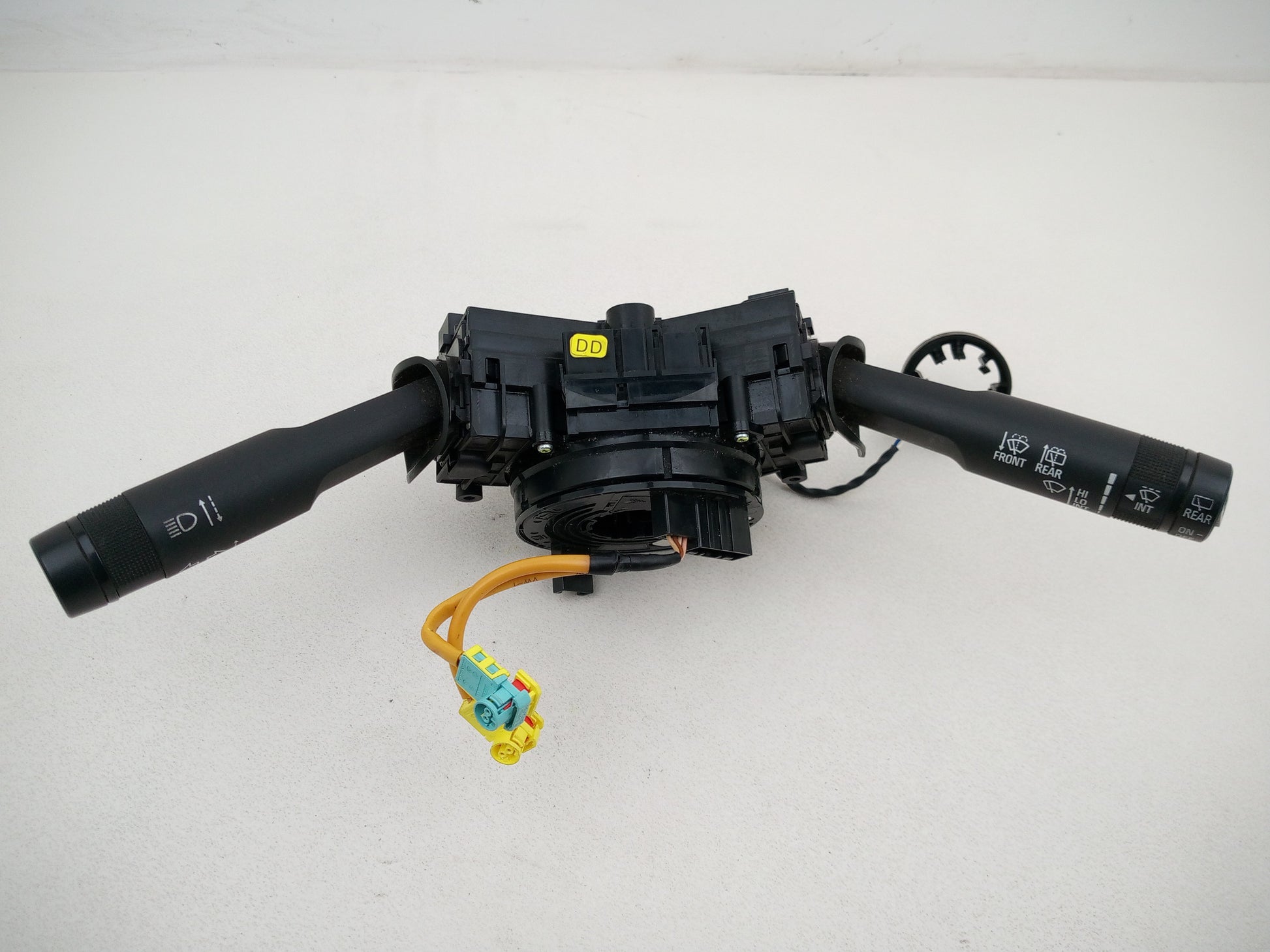 Wiper Stalk, Cruise Control, Gear Selector Stalk  8