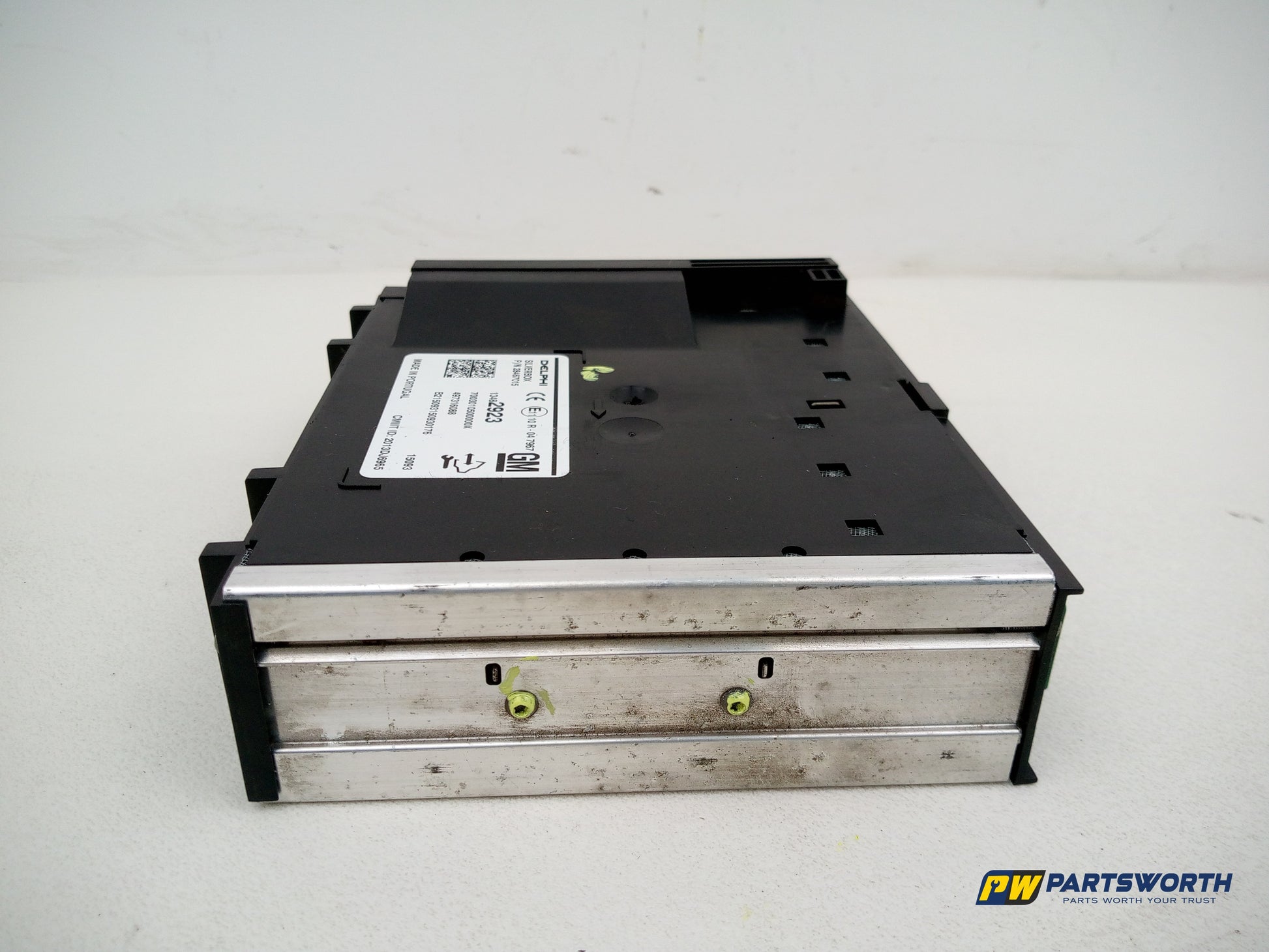 Radio - DAB/CD Player, Display screen + Facia  19