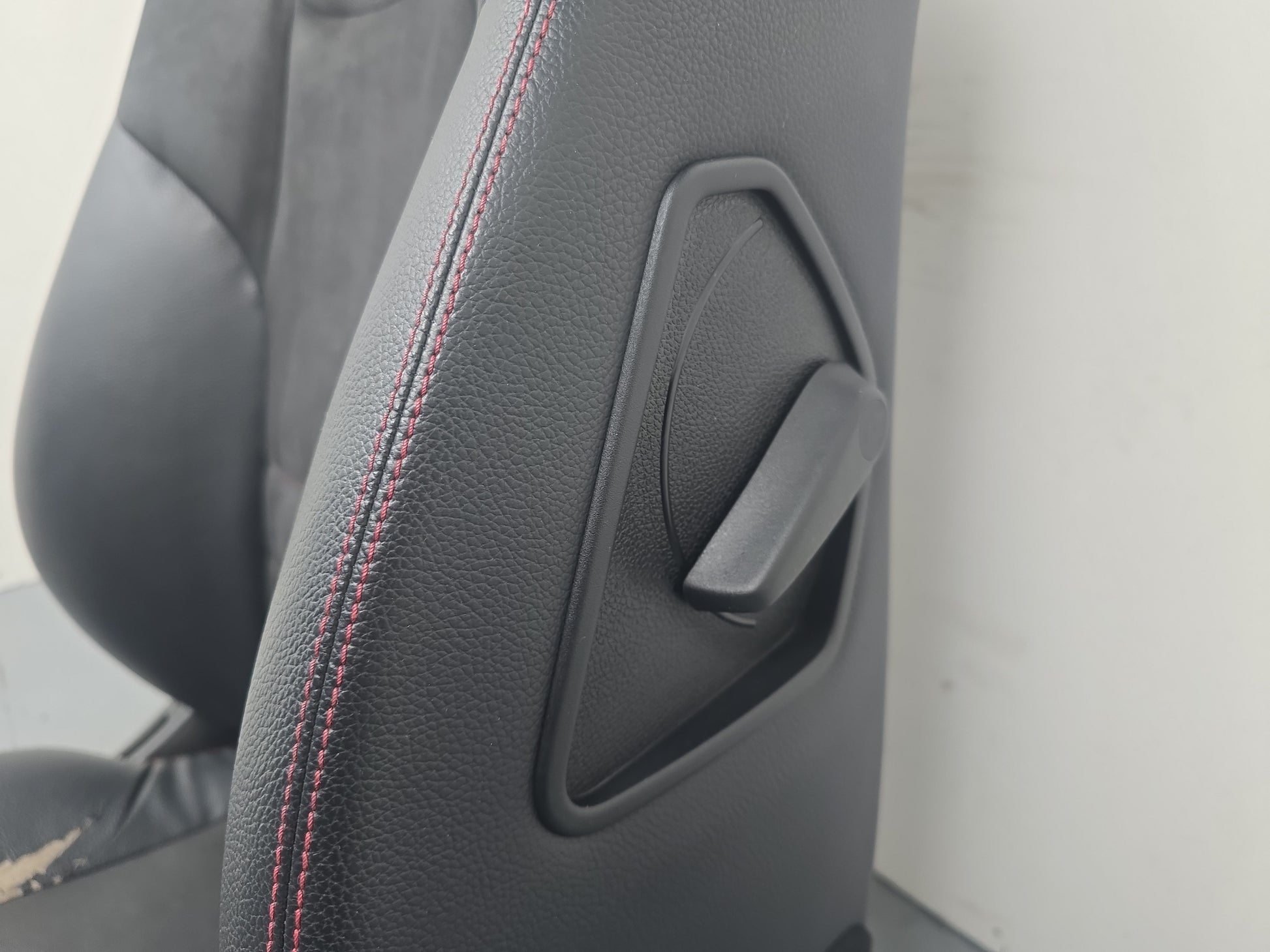 Mercedes-Benz C250 Amg Seat Front Rh Right Black With Red Stiching 2007-2014 - photo 8