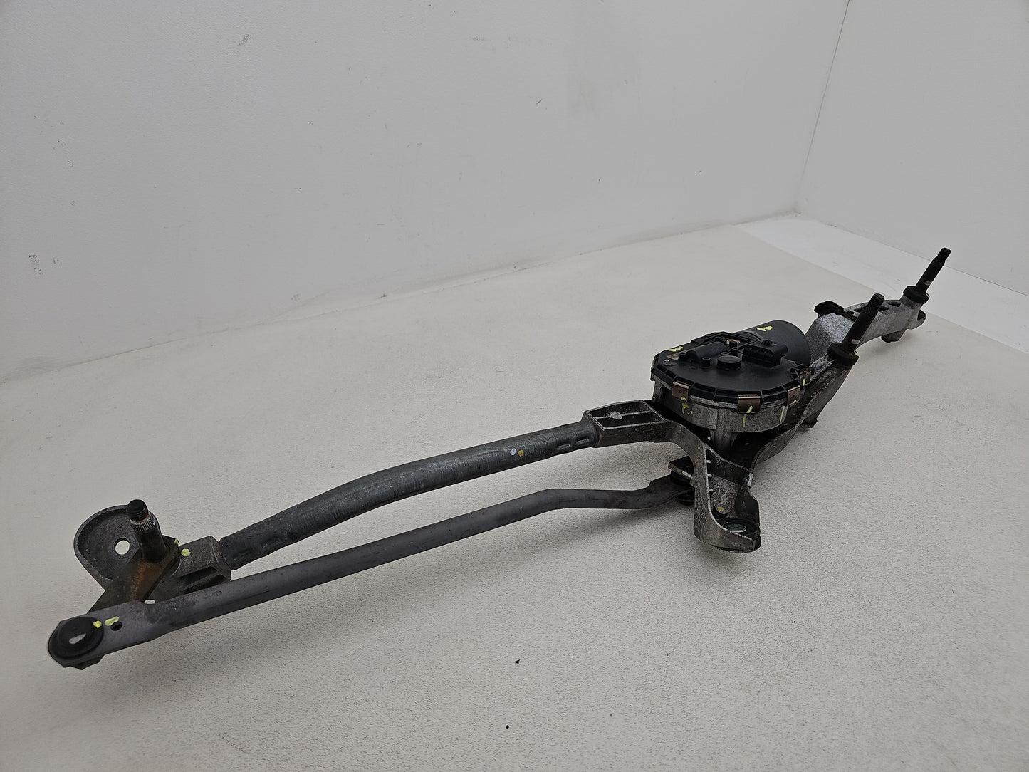 Front Wiper Motor & Mechanism / Linkage 2