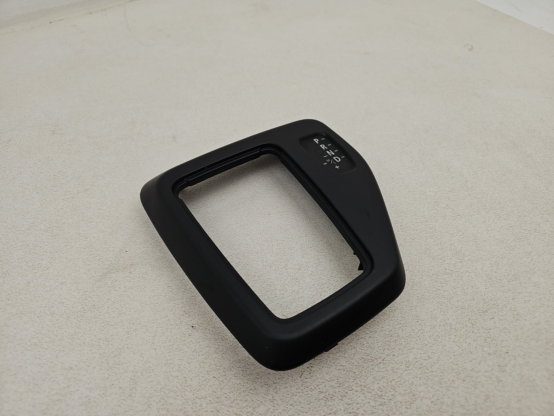 Centre Console Trim  2