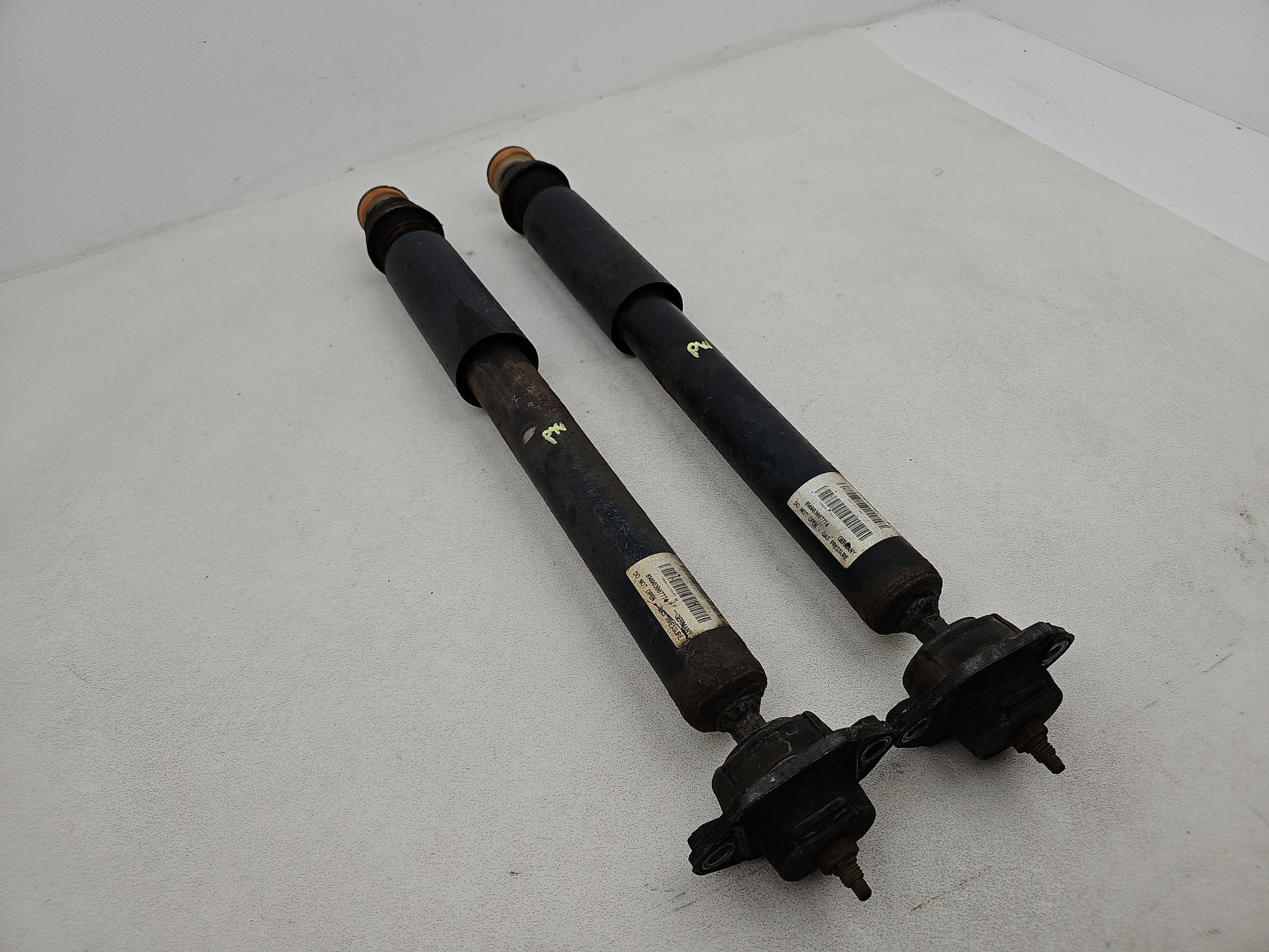 Bumper Front Shock Absorber 2