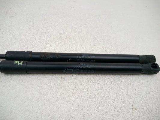 Jaguar Xe R-Sport 2015 Pair Of Front Bonnet Gas Lifting Struts Gx73-16c826-Ab - photo 2