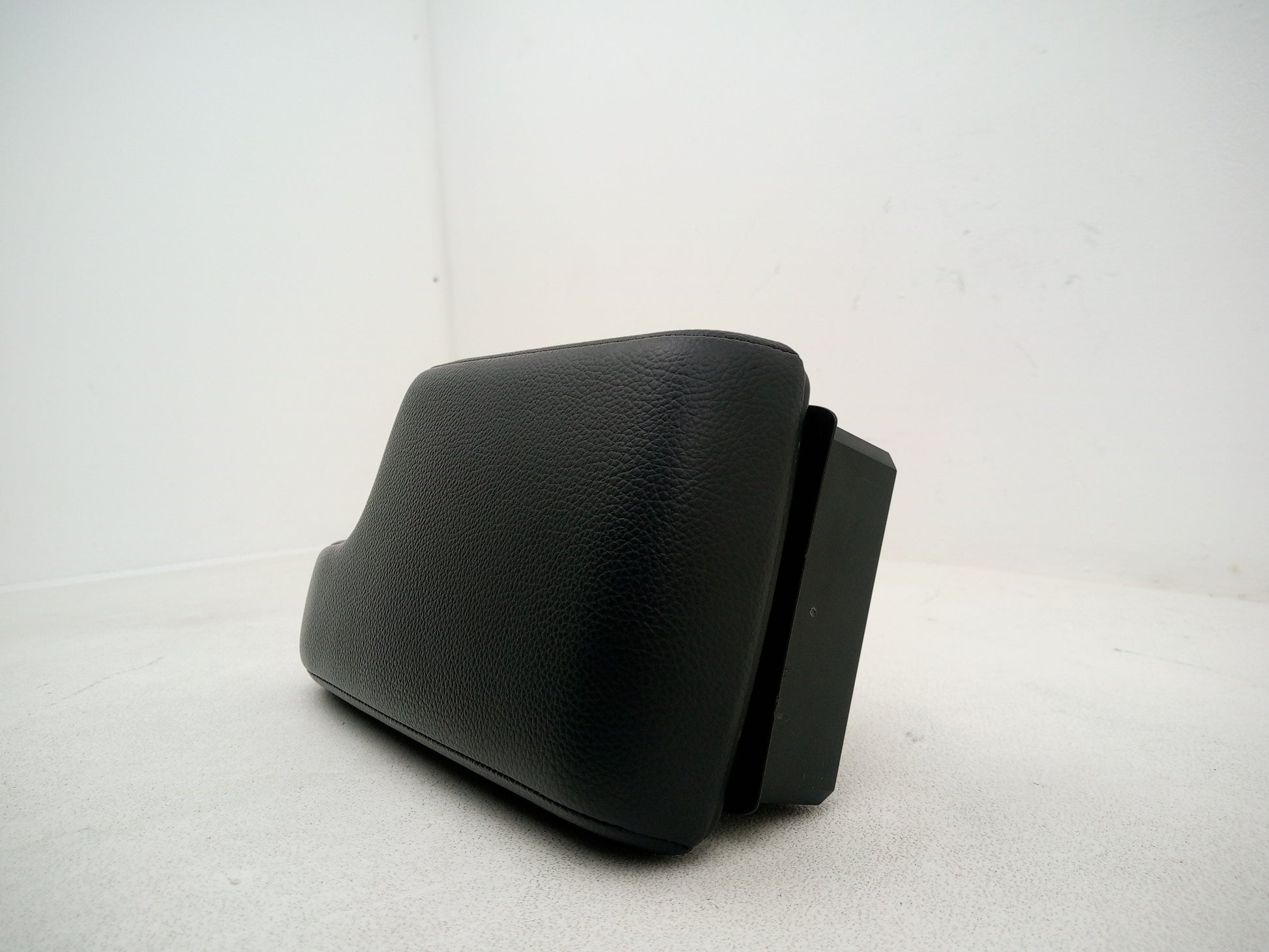 Centre Console Armrest 2