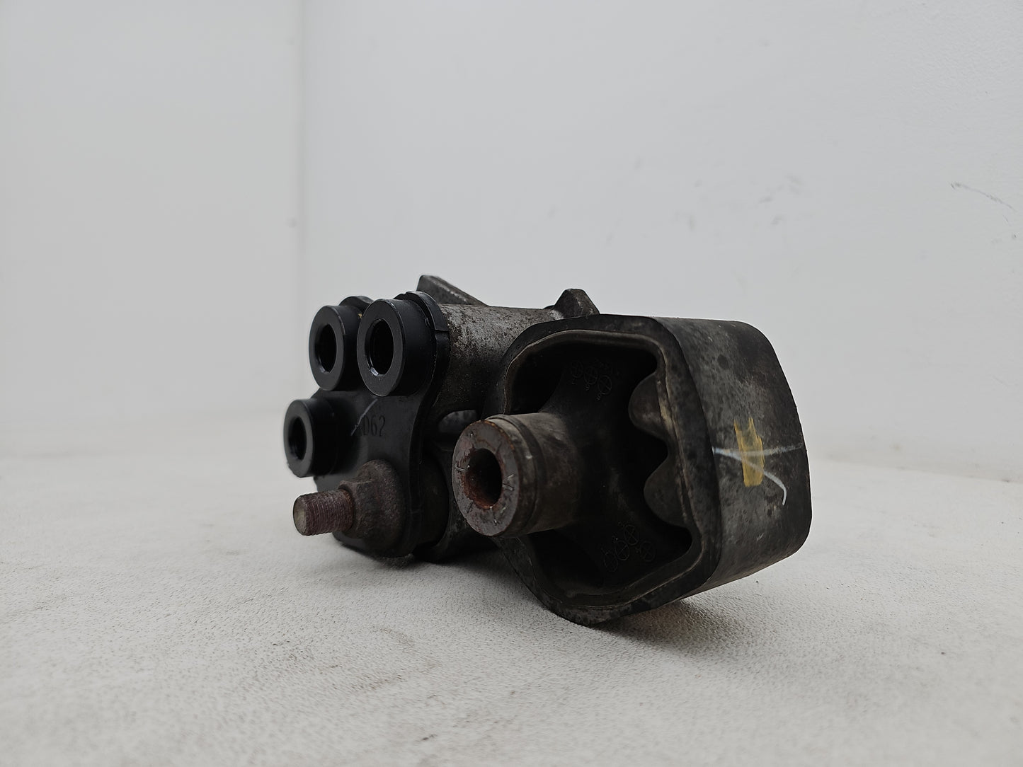 Transmission Mounting Bracket 2