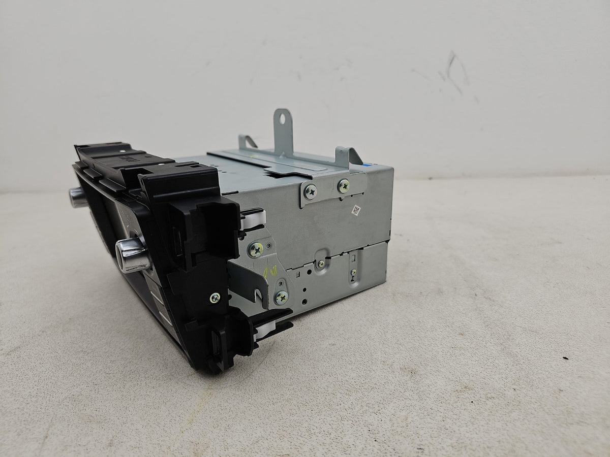 Radio - DAB/CD Player, Display screen + Facia  2