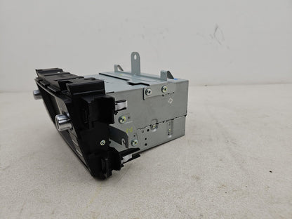 Radio - DAB/CD Player, Display screen + Facia  2