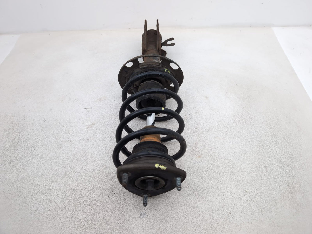 FRONT LEFT SUSPENSION LEG STRUT HUB 2