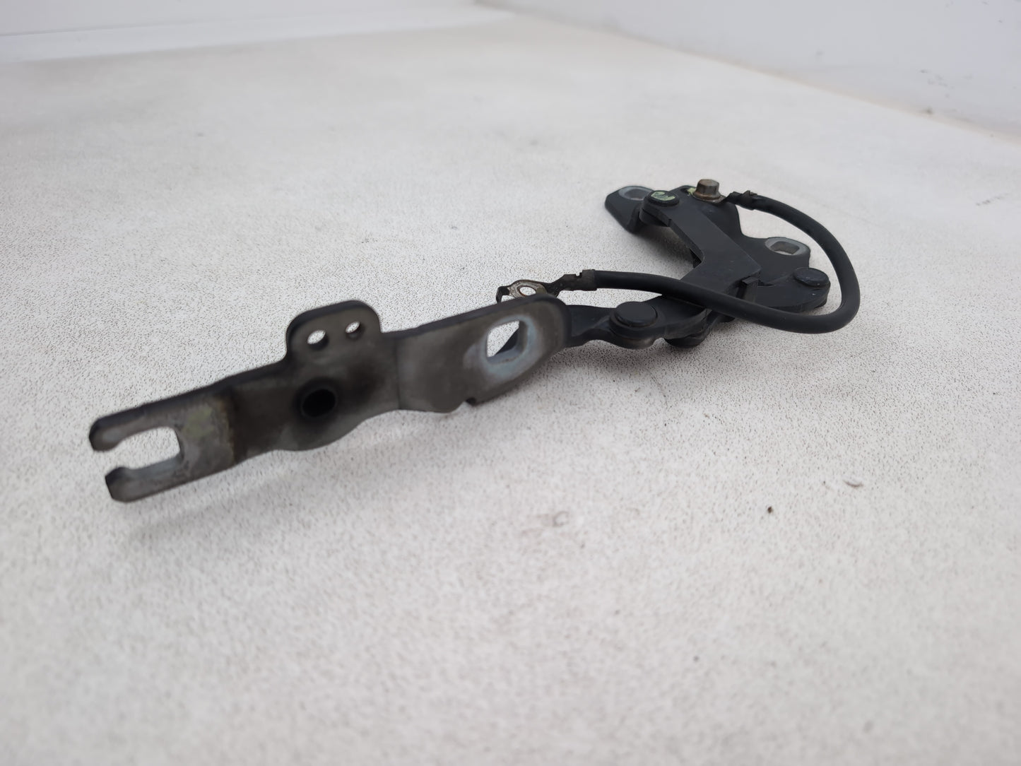 Bonnet Hinges 8