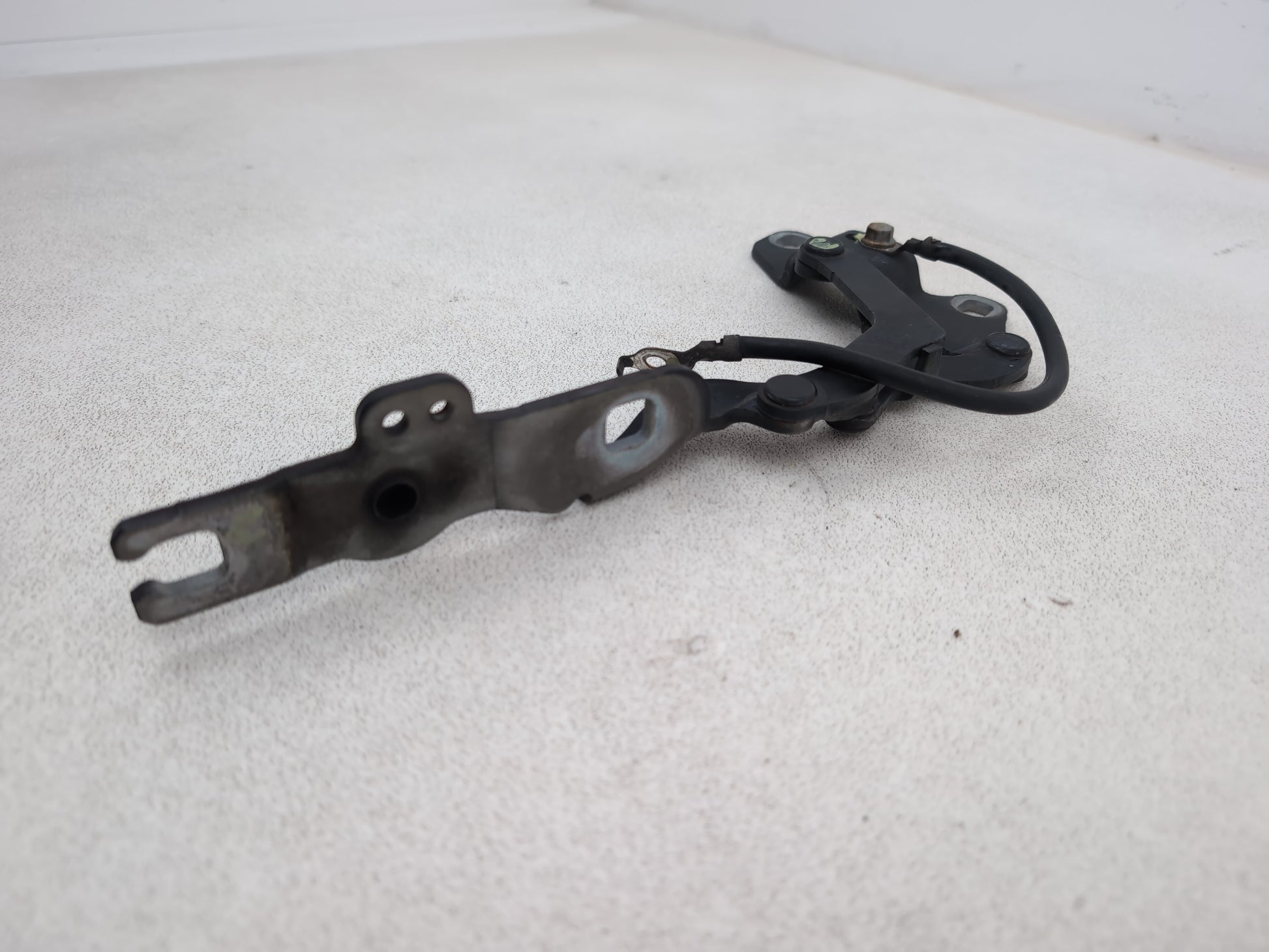 Bonnet Hinges 8