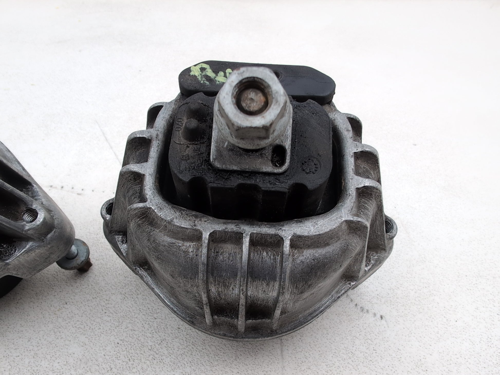 Set Of Engine Mounts LH + RH 2