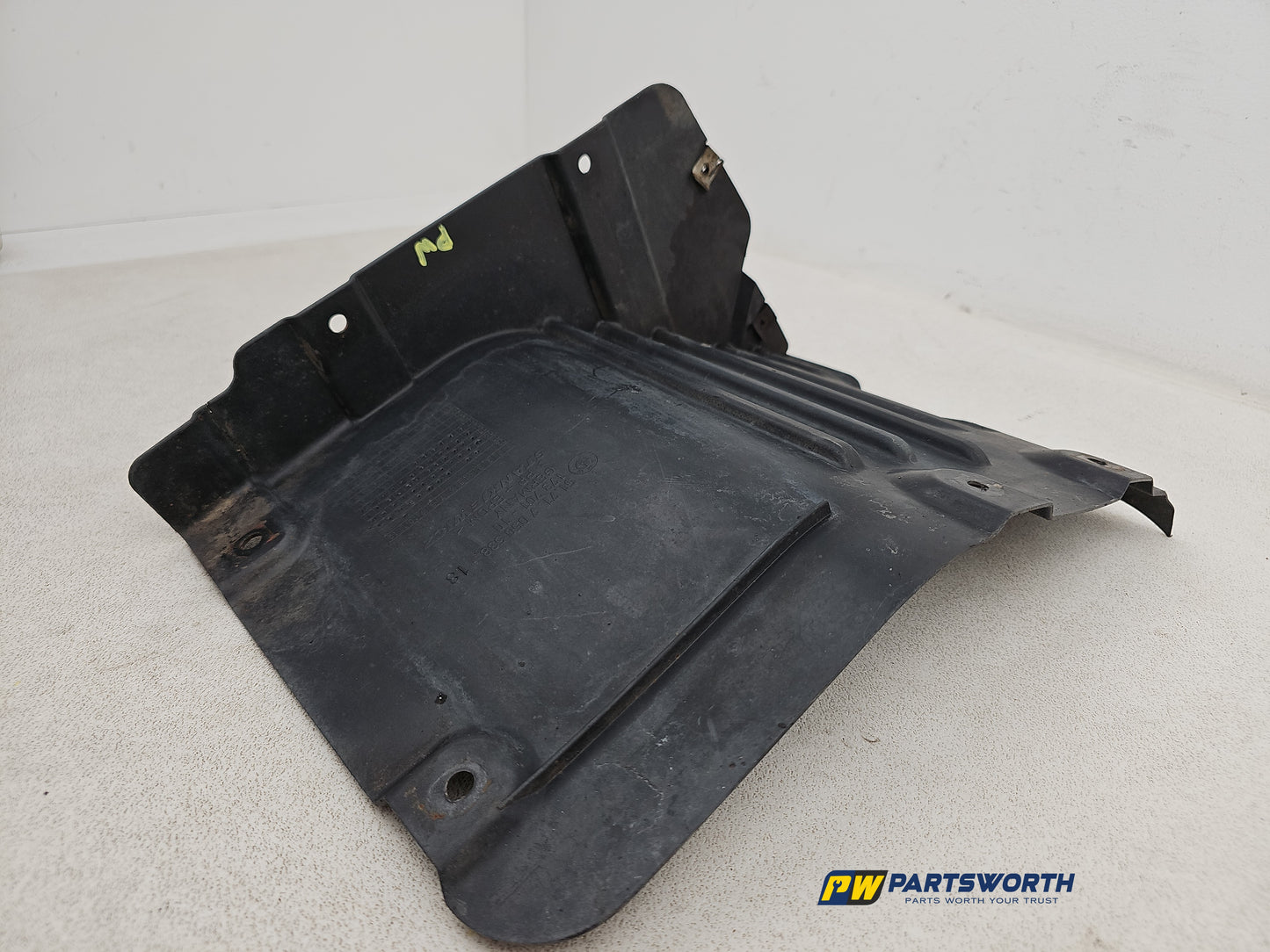 Moulding Wheel Arch Front RH 2