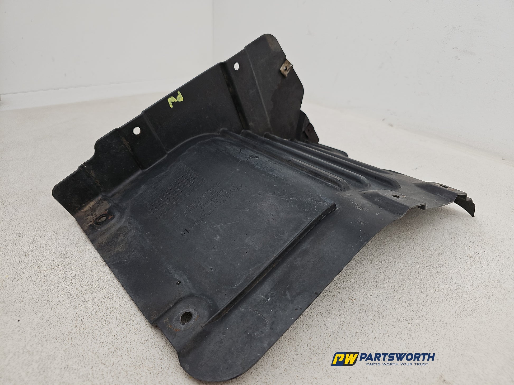 Moulding Wheel Arch Front RH 2