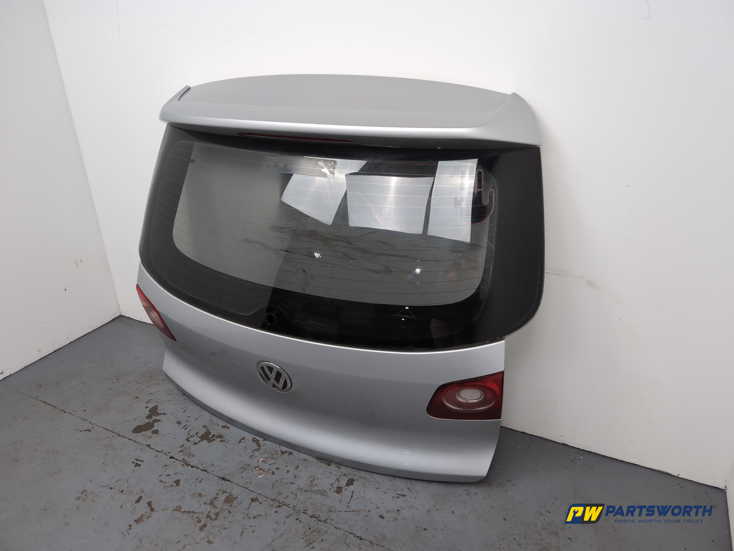 Volkswagen Tiguan Rline Tdi Boot Lid Reflex Silver Metallic La7w 2009-2011 - photo 2