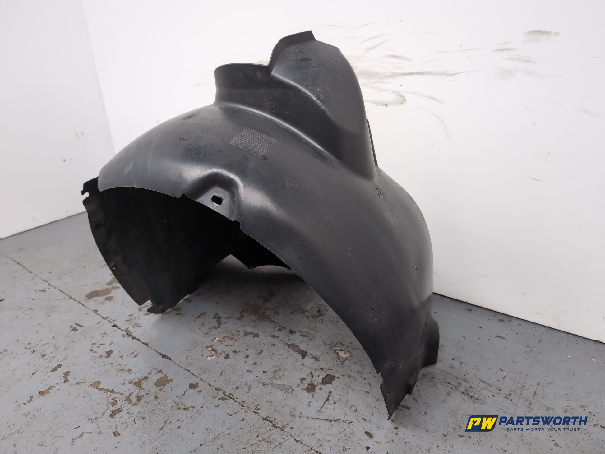 Moulding Wheel Arch Front LH 2