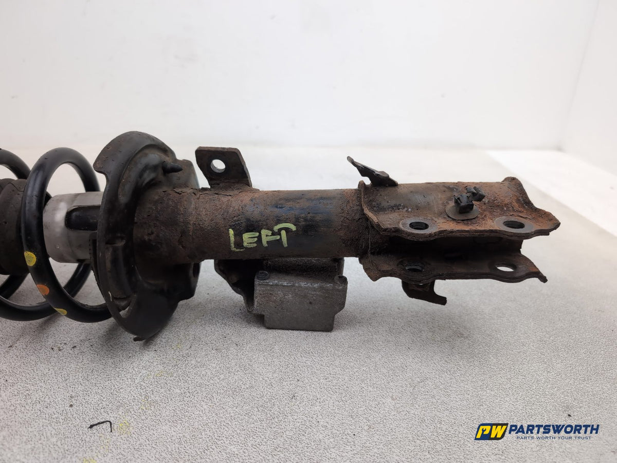 FRONT LEFT SUSPENSION LEG STRUT HUB 7