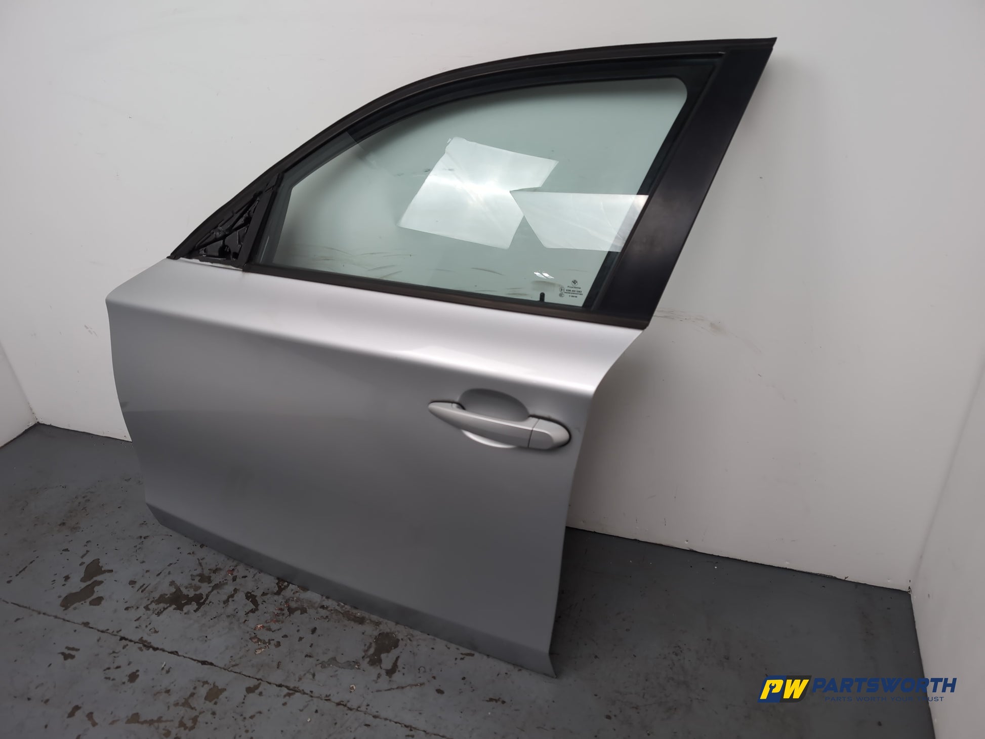 Bmw 1 Series E87 M Sport Door Front Lh Passenger Side Silver 354 2007-2009 - photo 2