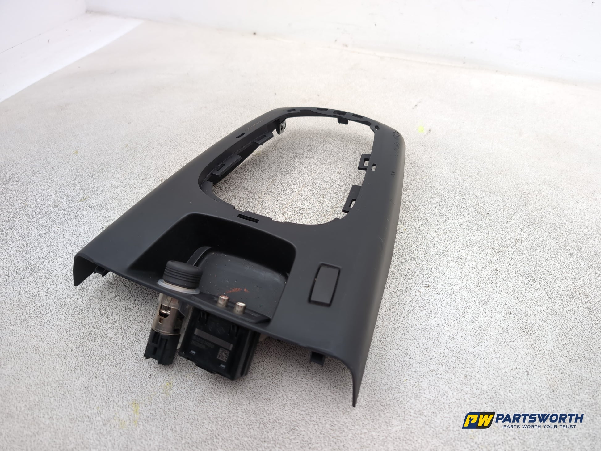 Centre Console Trim  2
