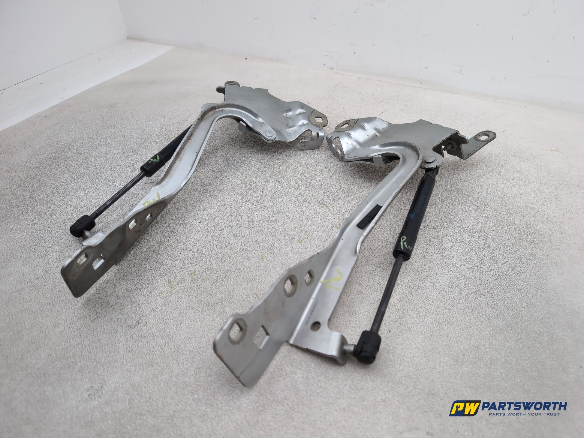 Bonnet Hinges 2