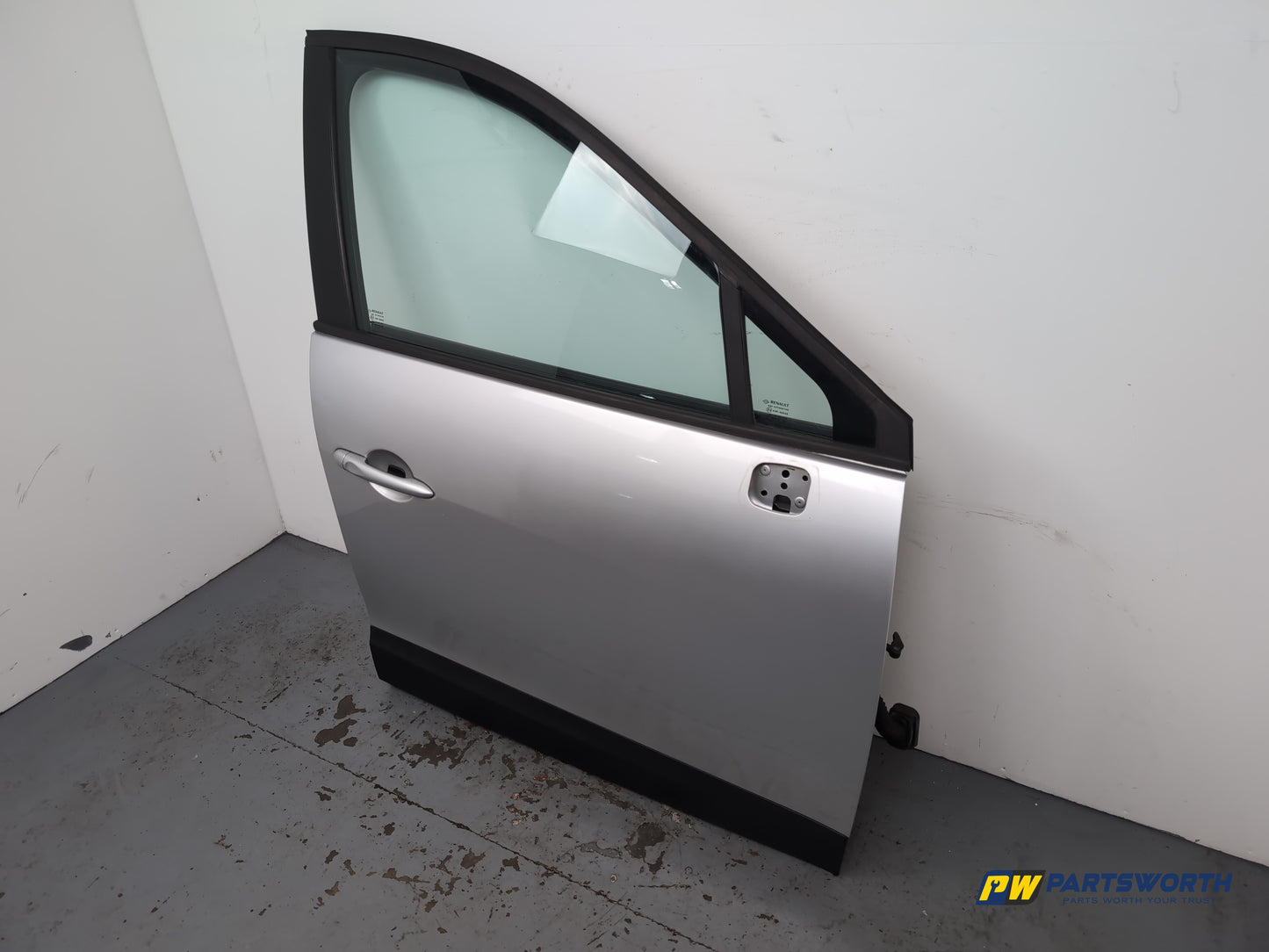 Renault Scenic Bizu Mpv X95 Door Front Rh Driver Side Silver Ted69 2009-2016 - photo 2