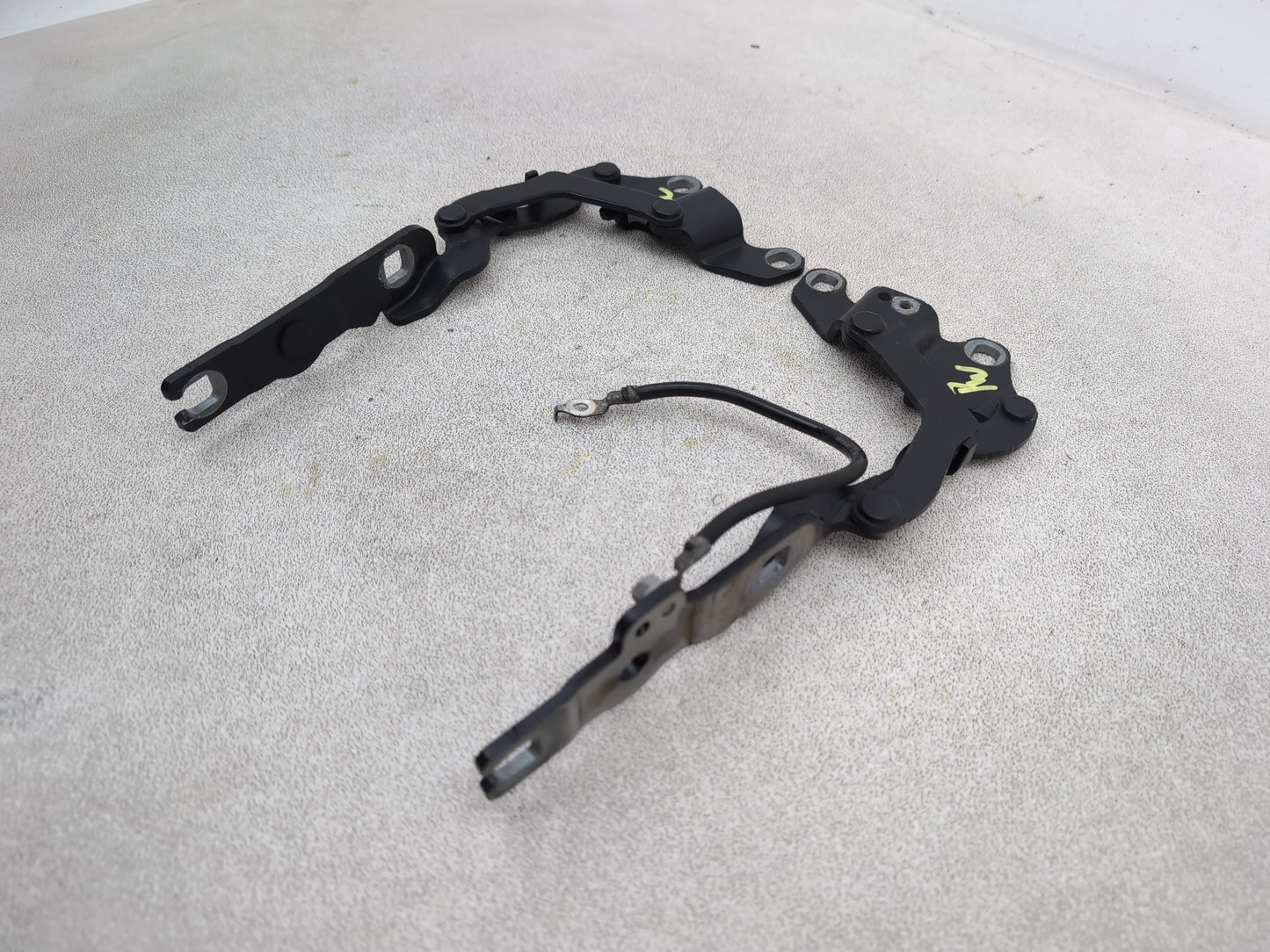 Bonnet Hinges 2