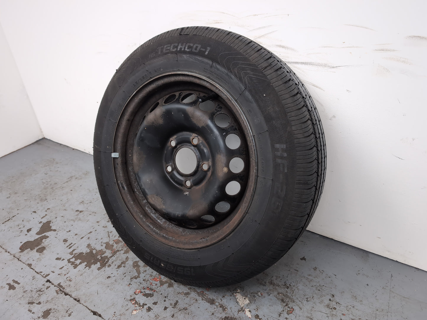 Renault Scenic Bizu Wheel With Tyre 195/65 R15 - photo 2