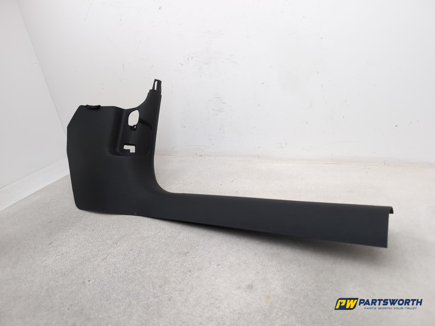 RH A Pillar Trim  2