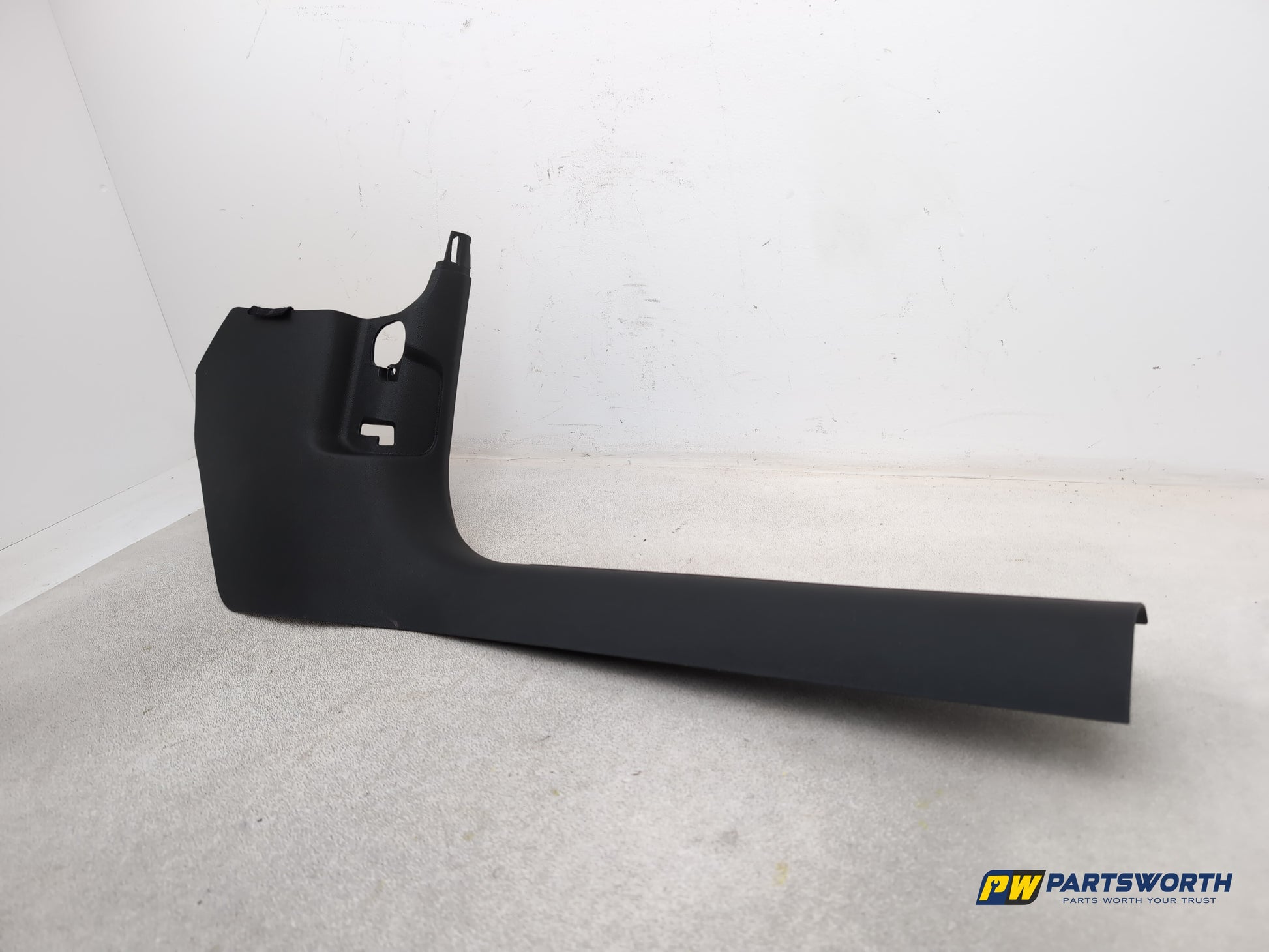 RH A Pillar Trim  2