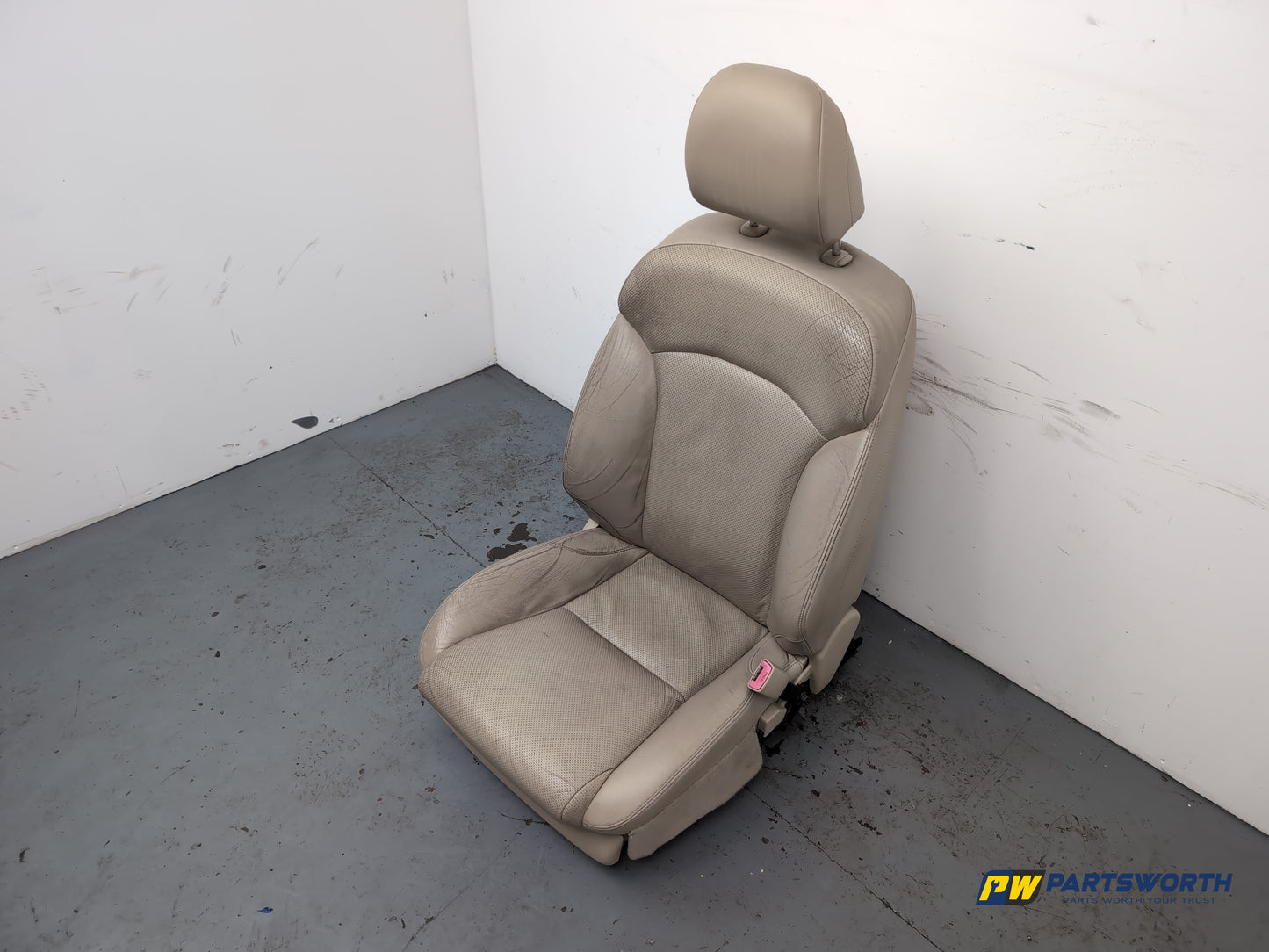 Seat Front LH 2