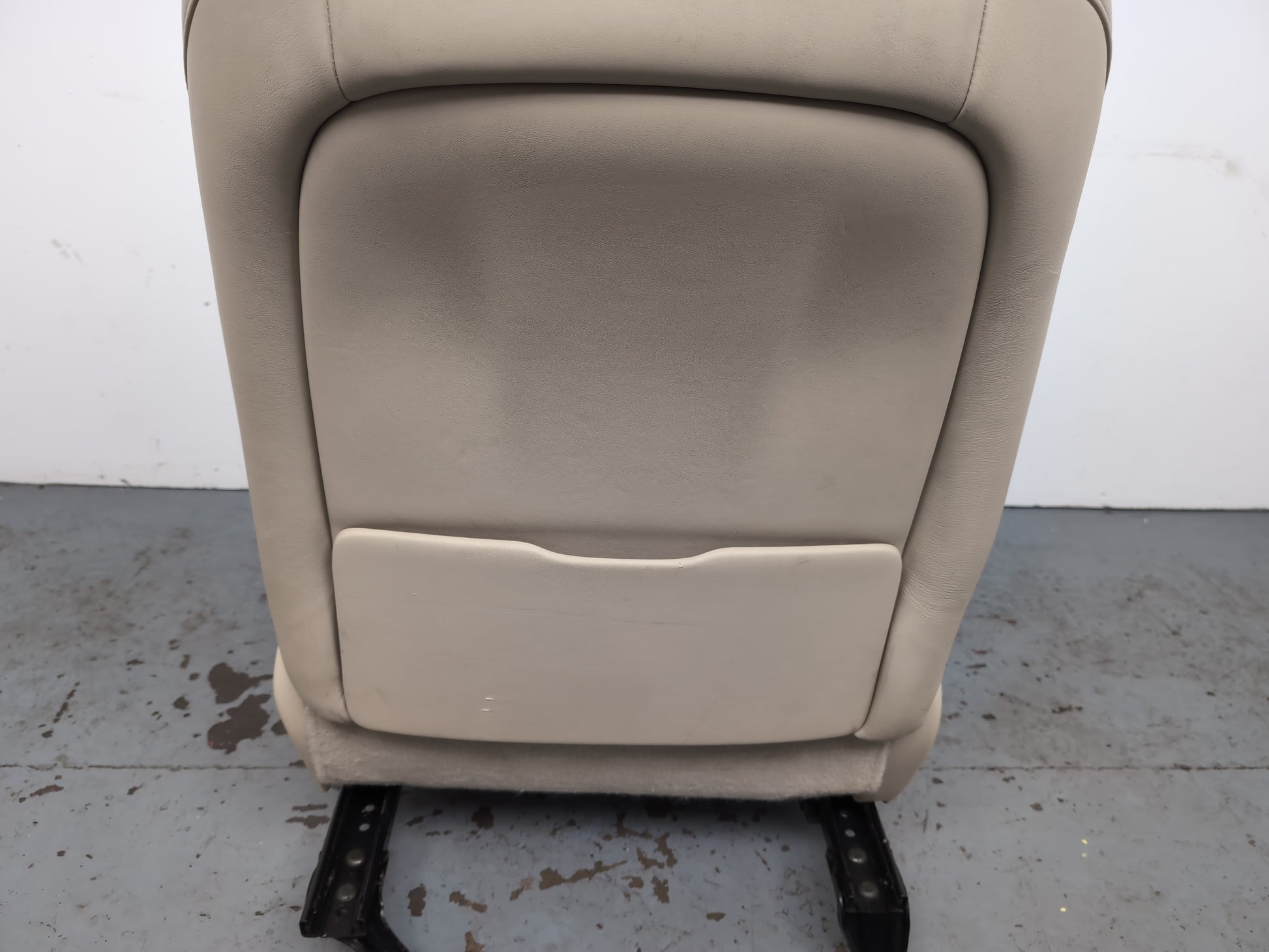 Seat Front LH 9