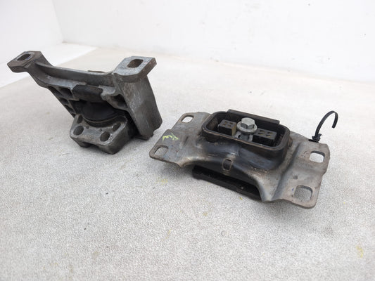 Set Of Engine Mounts LH + RH 2