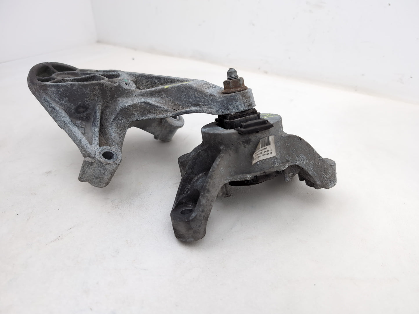 Engine Mounting Bracket Front 2