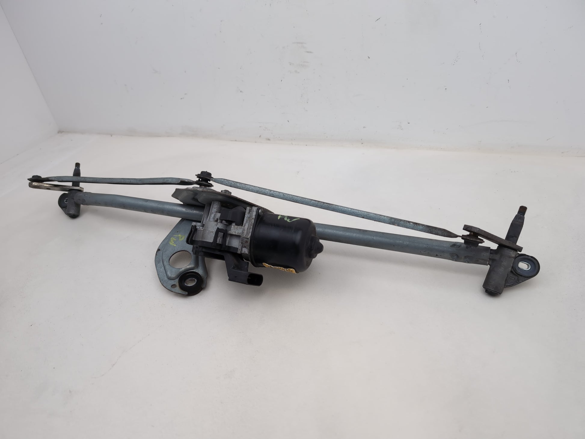 Front Wiper Motor & Mechanism / Linkage 2