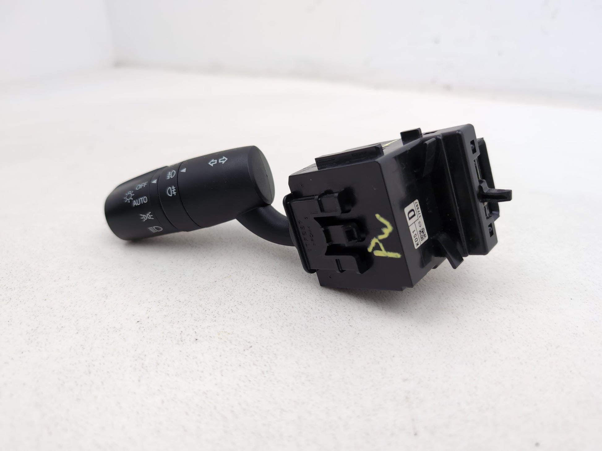 Wiper Stalk, Cruise Control, Gear Selector Stalk  2