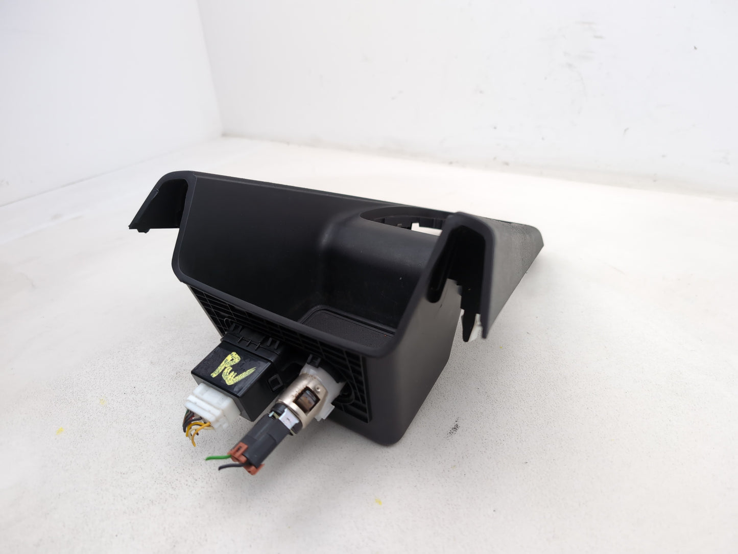 Centre Console Storage Tray 2
