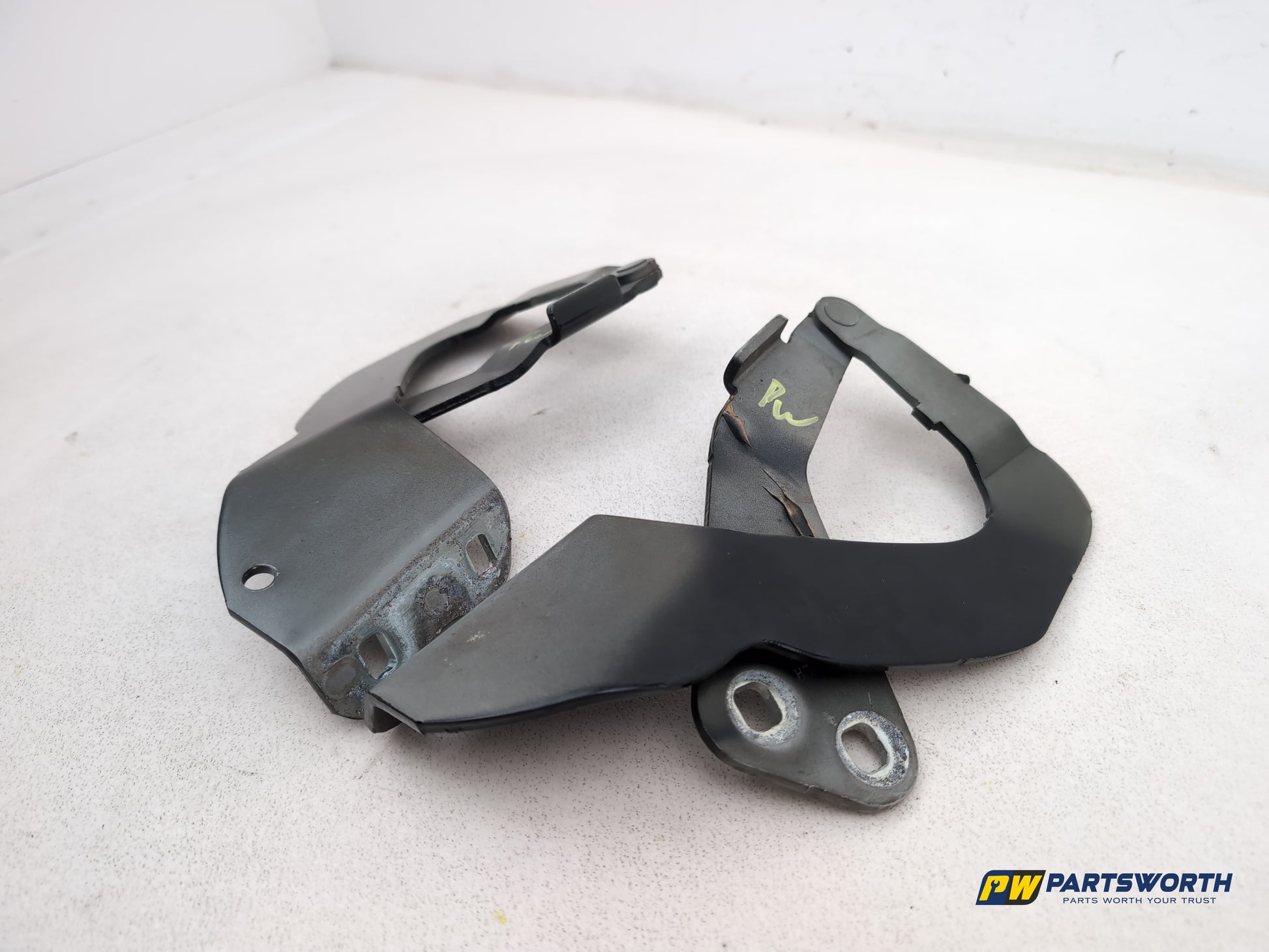 Bonnet Hinges 2