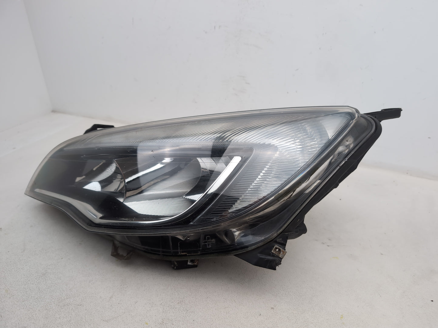Vauxhall Astra J 2009-15 Lh Left Headlight Passenger 1lg01001169 Oem - photo 2