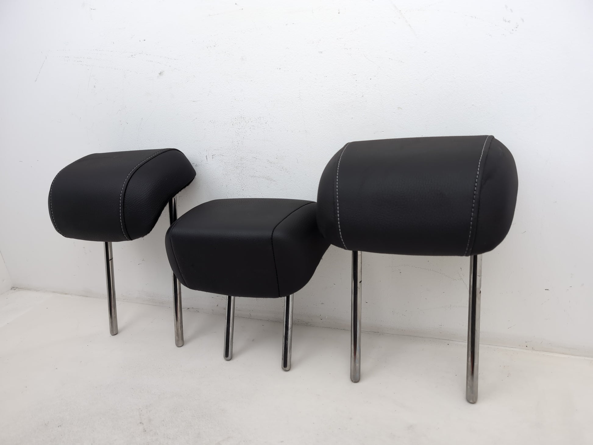 Rear Headrest 2